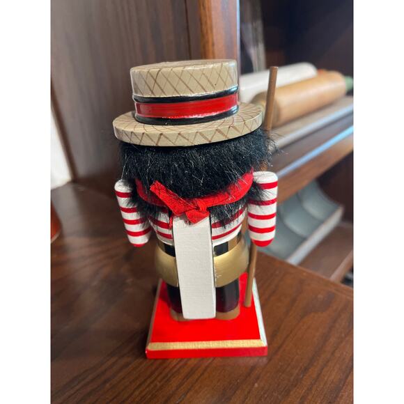 Gondolier Nutcracker - Picture 3 of 4